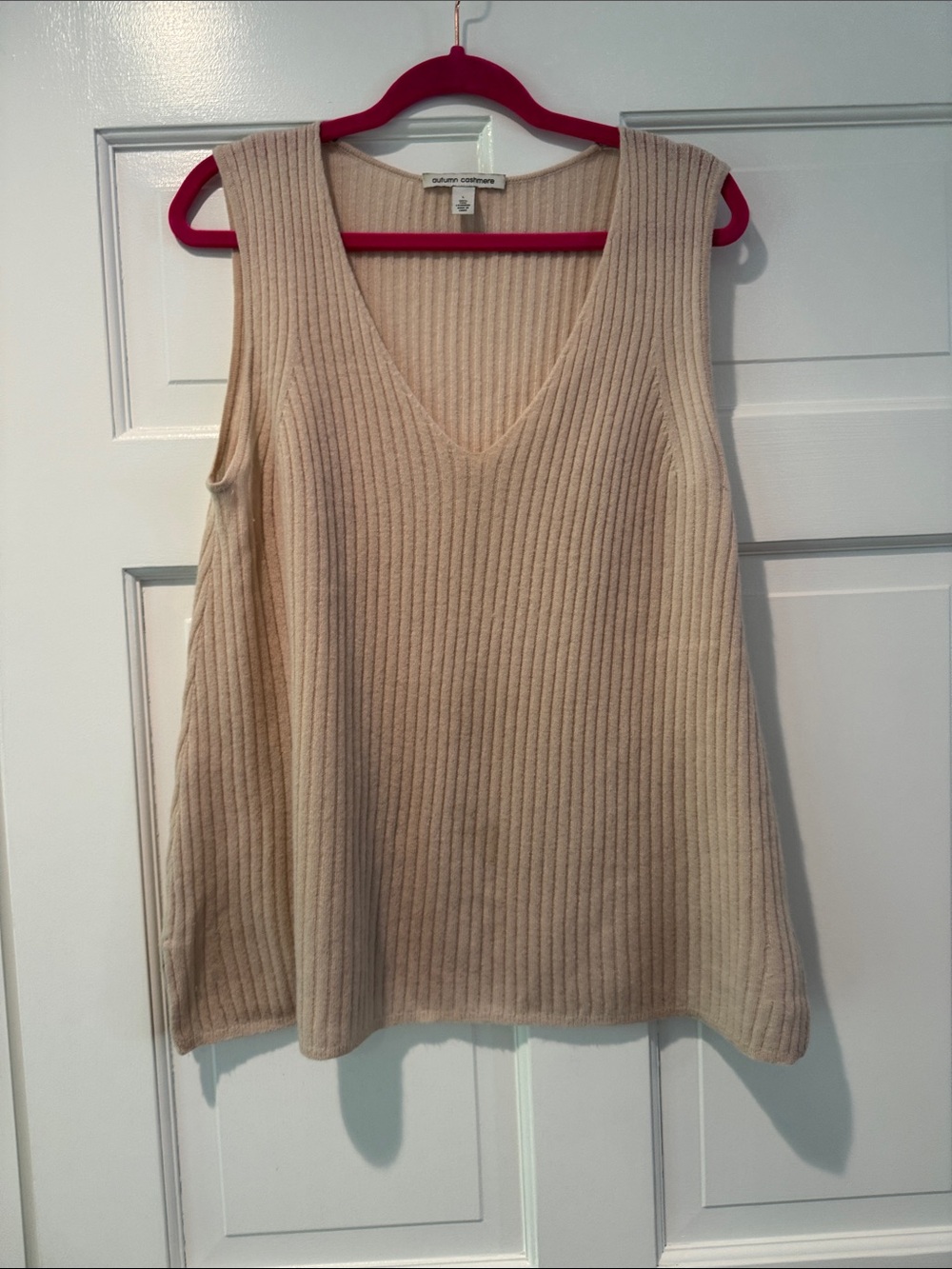 100% cashmere Ribbed V-Neck Sleeveless Knit Top - Beige